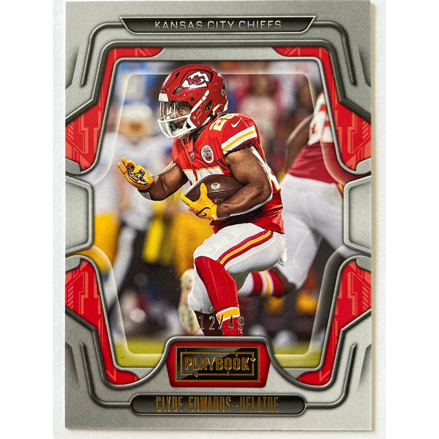2022 Playbook Clyde Edwards-Helaire Gold Foil /49