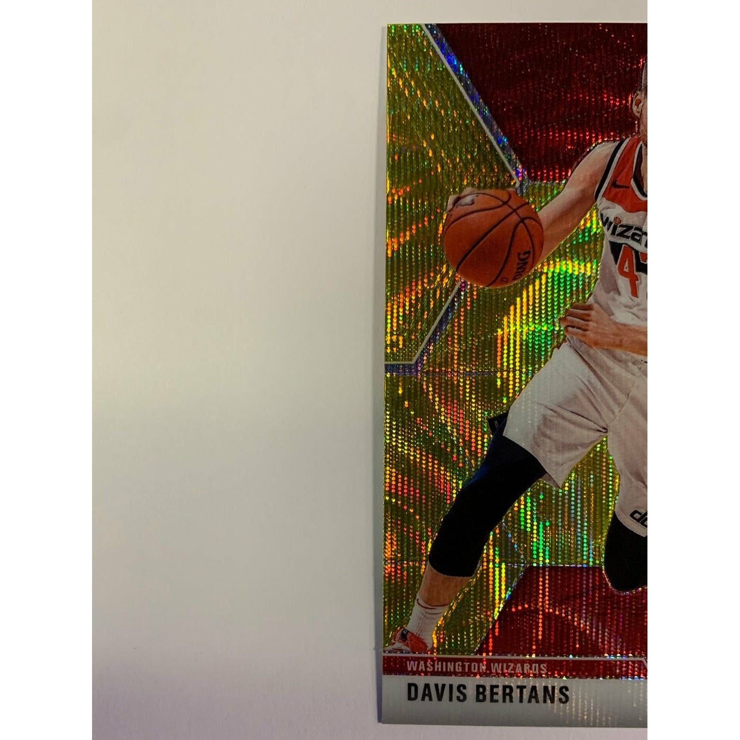 2019-20 Mosaic Davis Bertans Gold Wave Prizm