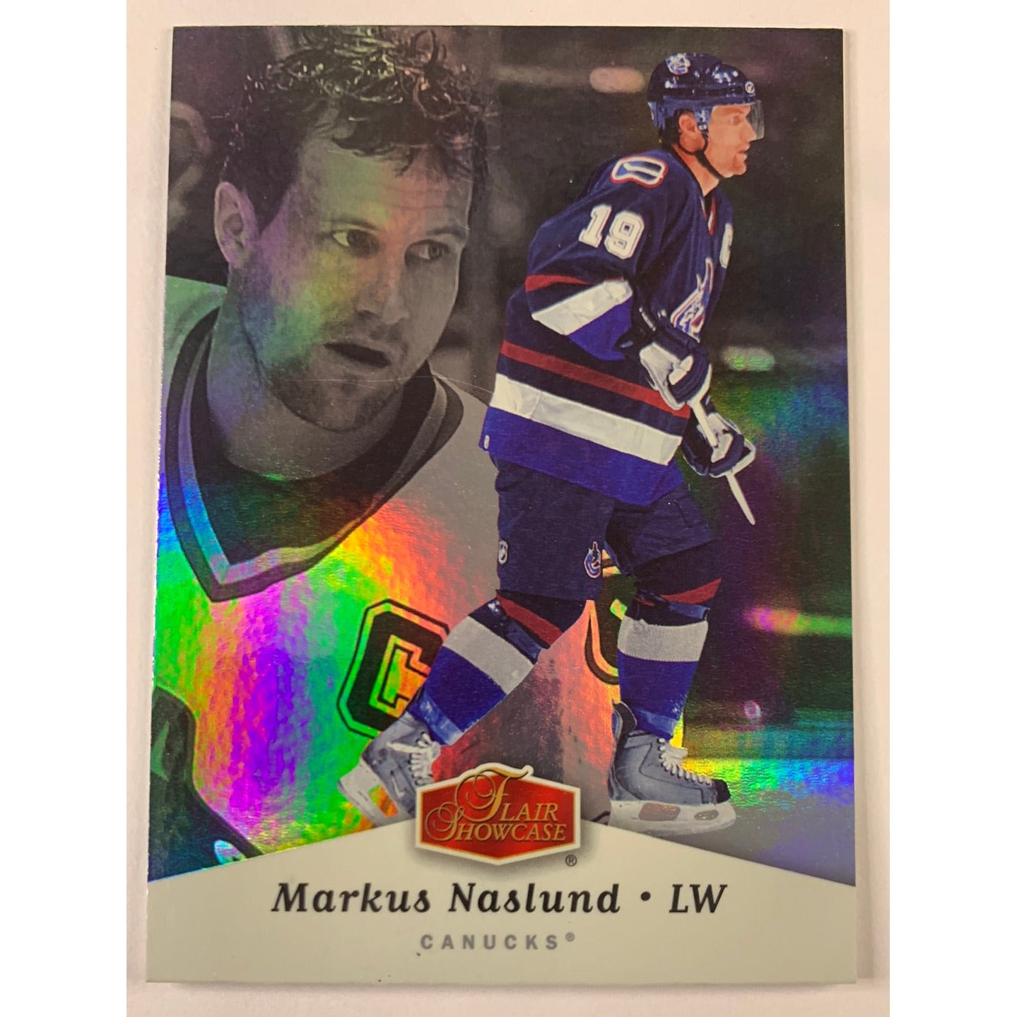 2003-04 Fleer Markus Naslund Flair Showcase